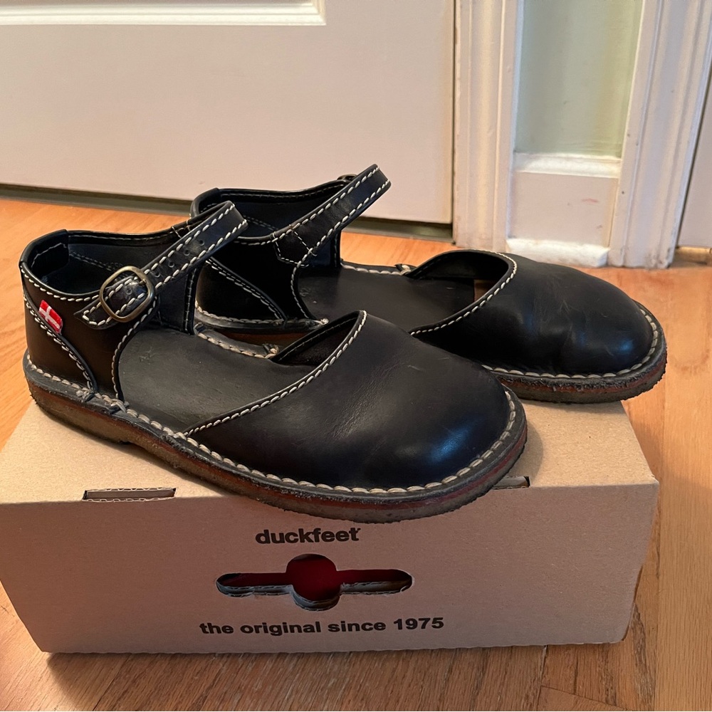 Duckfeet Navy Mols size 42 gently worn.